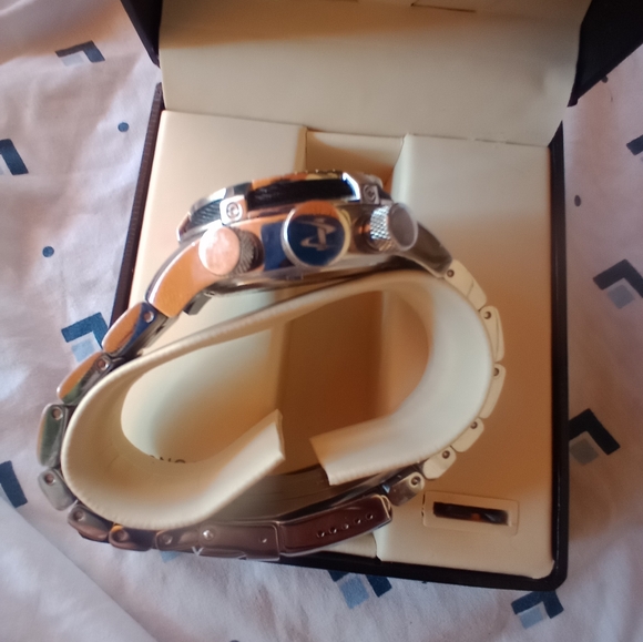 Invicta Bolt Chronograph Silver Dial Stainless Steel Ladies Watch! - Picture 5 of 11